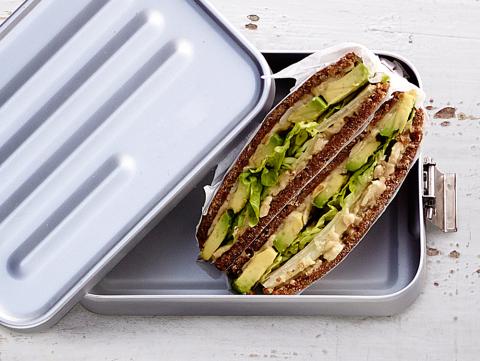 sandwich_cacahuetes_avocat.jpg